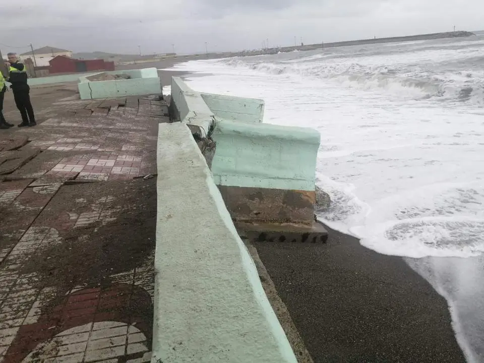 Da&ntilde;os en el paseo mar&iacute;timo de Levante. - AI