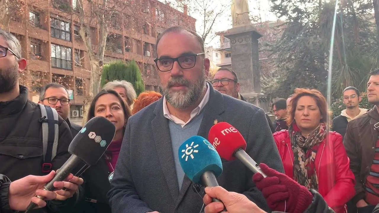 La confluencia en torno a IU sin Podemos apuesta por Francisco Puentedura como candidato