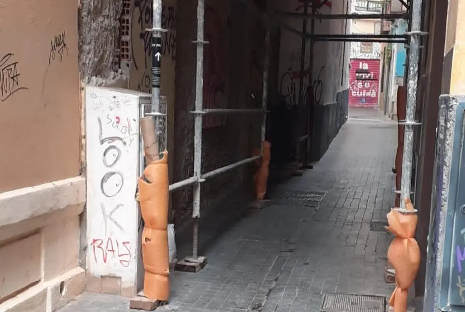 Imagen de archivo de una obra en plena calle. - V.M.