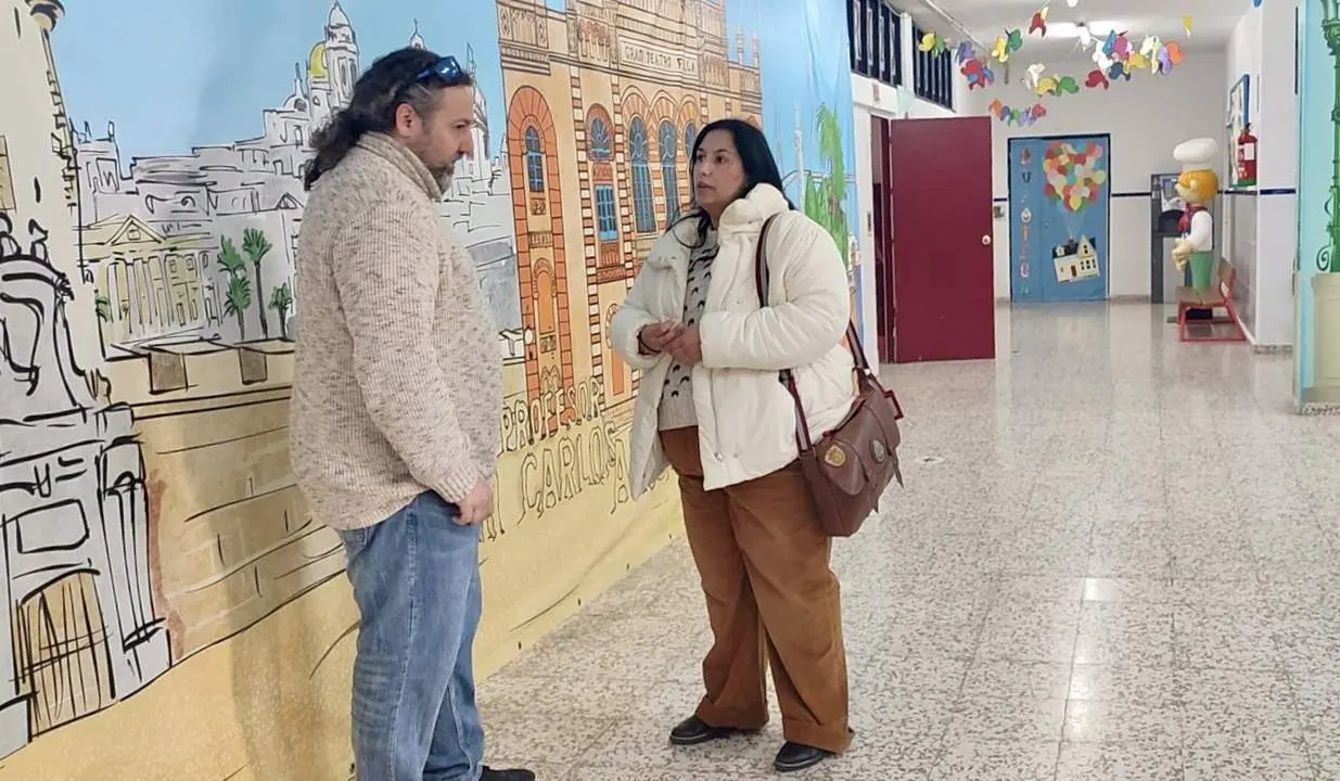 La concejala de Ense&ntilde;anza del Ayuntamiento de C&aacute;diz, Ana Fern&aacute;ndez, inicia una ronda de visitas a los colegios p&uacute;blicos de la ciudad - 