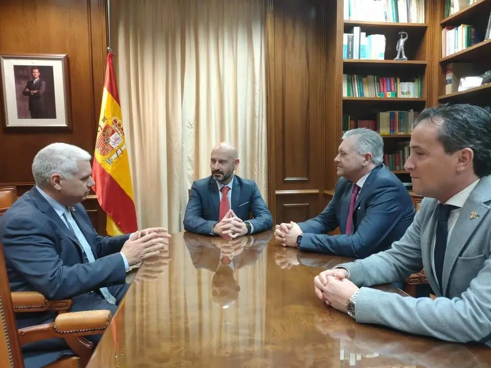 Un instante de la reuni&oacute;n. - Subdelegaci&oacute;n