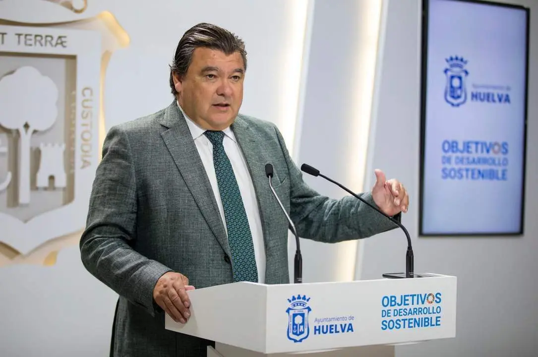 El alcalde de Huelva, Gabriel Cruz, en rueda de prensa. - VH