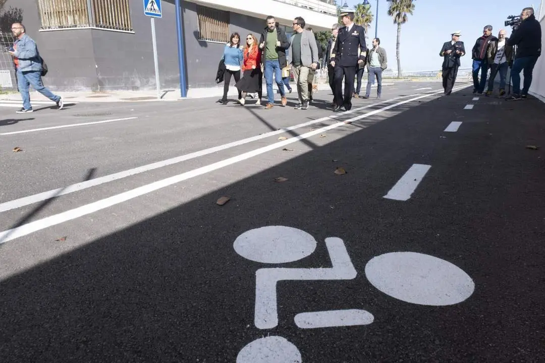 Inauguraci&oacute;n de la nueva calle Bajeles, en Puntales. - VIVA