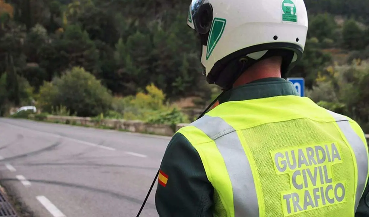 Agente de la Guardia Civil de Tr&aacute;fico. - Archivo