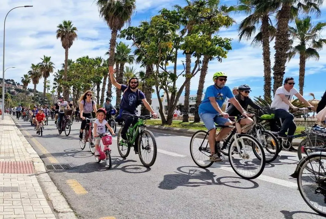 Un momento de la marcha en bici. - Ruedas Redondas