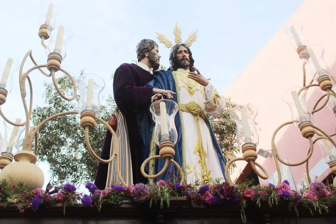 Nuestro Padre Jes&uacute;s de la Bondad en el inicio de la procesi&oacute;n - Ra&uacute;l J. Bustillos