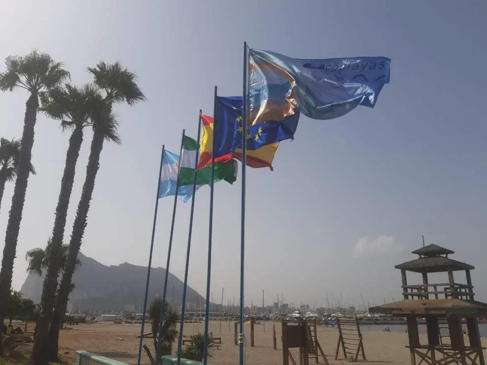 Ecoplayas en La L&iacute;nea. - AI