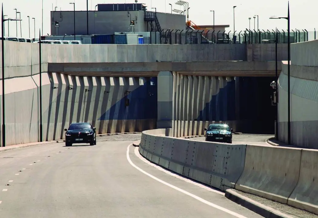 Inauguraci&oacute;n del t&uacute;nel de Gibraltar. - AI