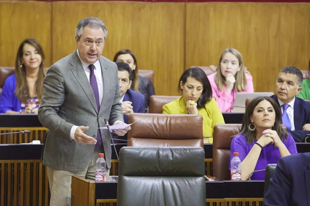 Juan Espadas, en el Parlamento. - Joaquin Corchero / Europa Press