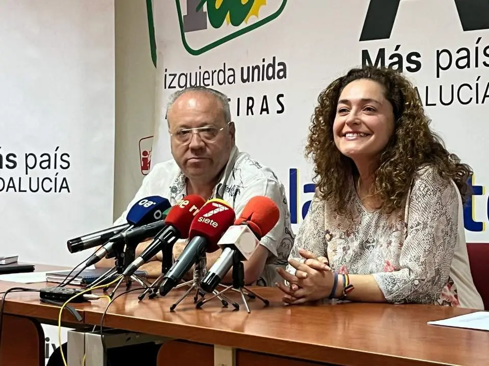 Andr&eacute;s del R&iacute;o junto a Inma Nieto en Algeciras. - A.B.