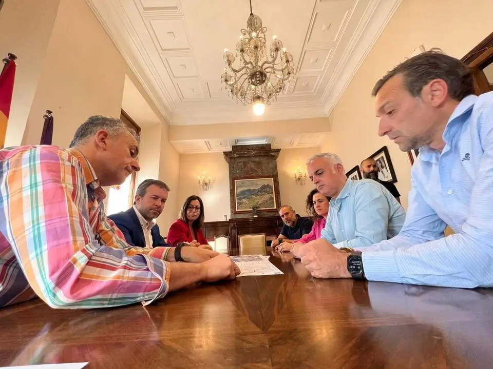 Reuni&oacute;n t&eacute;cnica en el Ayuntamiento de Ja&eacute;n. - Viva Ja&eacute;n.
