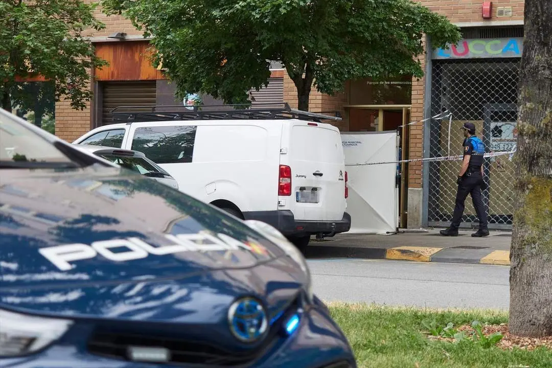 Un coche de polic&iacute;a en la zona. - Eduardo Sanz / Europa Press