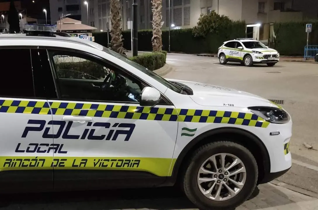 Patrulla policial. - Ayto. rinc&oacute;n Victoria