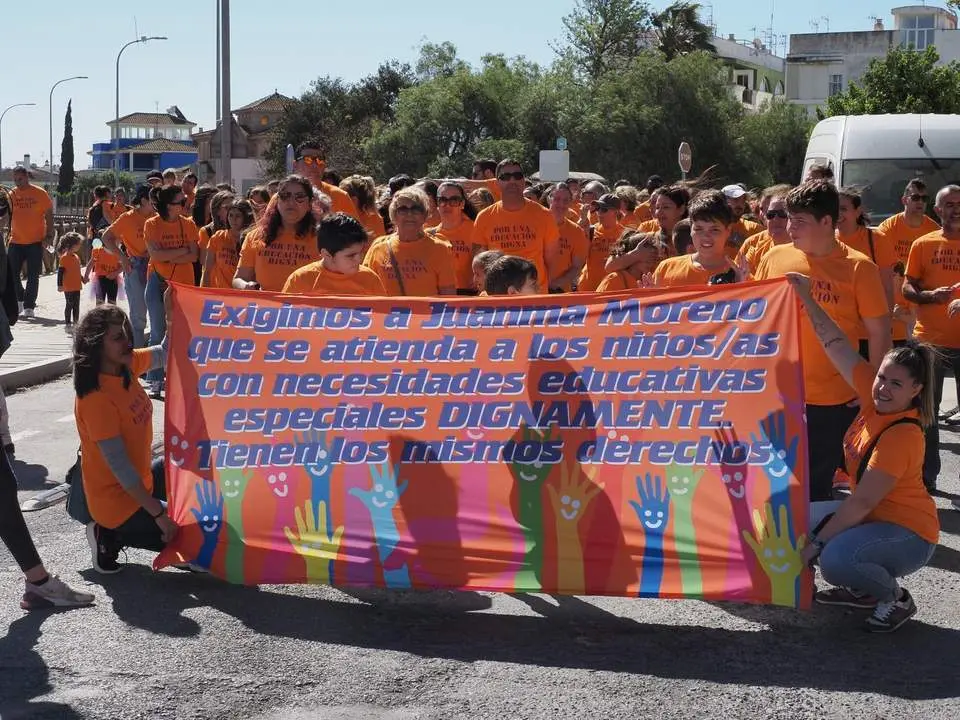 Reciente marcha por una educaci&oacute;n digna en Ayamonte - VCO