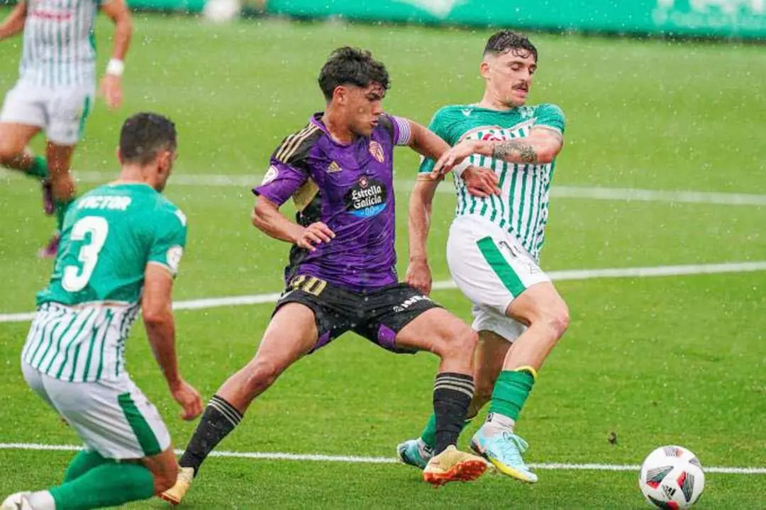 Una acci&oacute;n del partido Atl&eacute;tico Sanluque&ntilde;o - Valladolid Promesas - RV