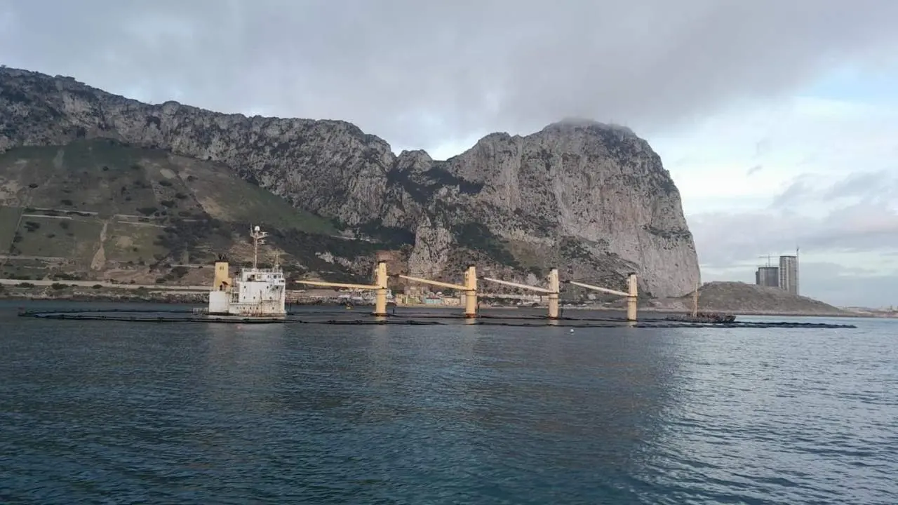 El OS35, varado frente a Gibraltar. - A. I.