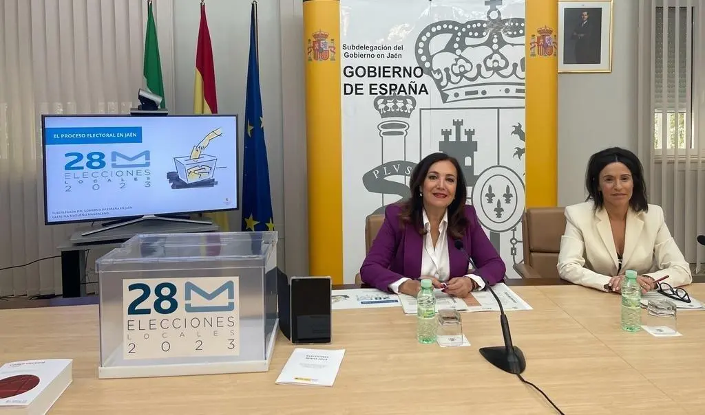 Catalina Madue&ntilde;o e Isabel Ranea en la presentaci&oacute;n. - Viva Ja&eacute;n.