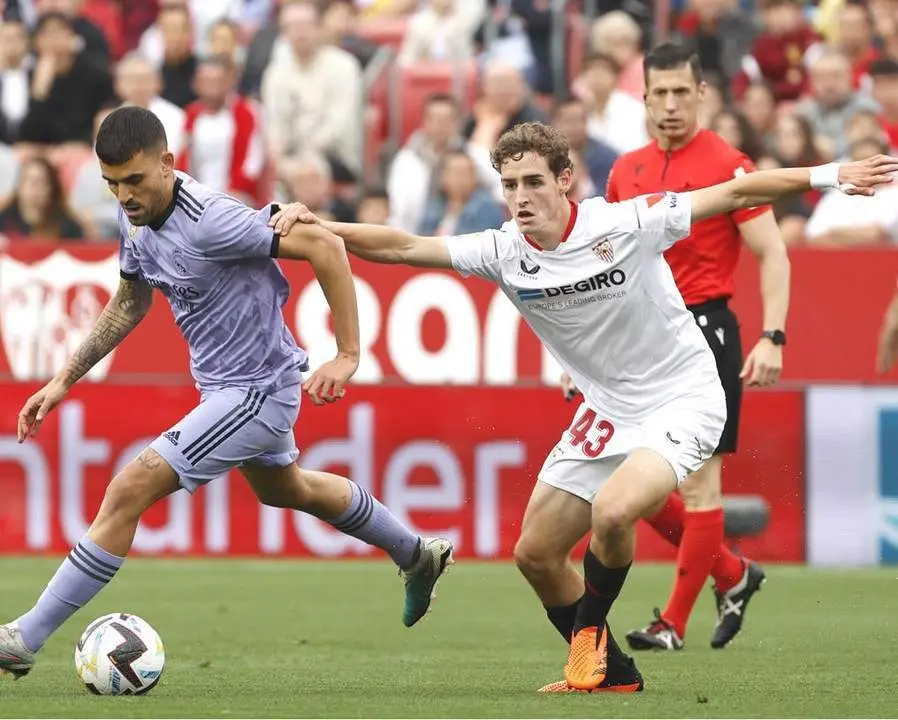 Manu Bueno, durante el encuentro contra el Real Madrid. - efe
