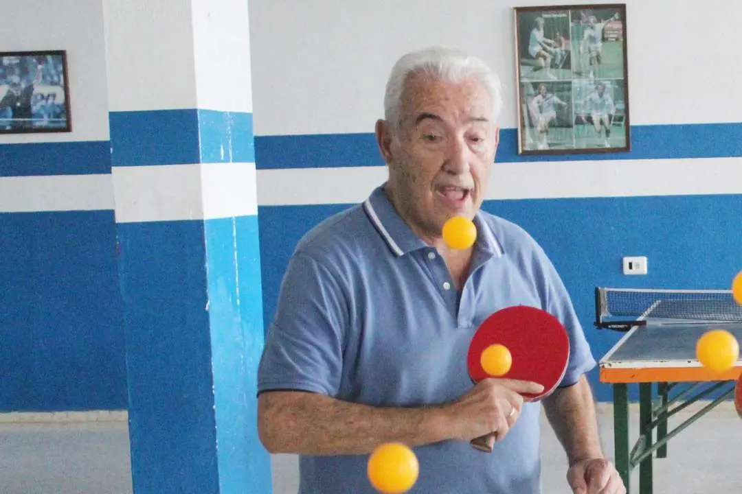 Santiago S&aacute;nchez no le quita ojo al tenis de mesa en Sanl&uacute;car - Ra&uacute;l J. Bustillos