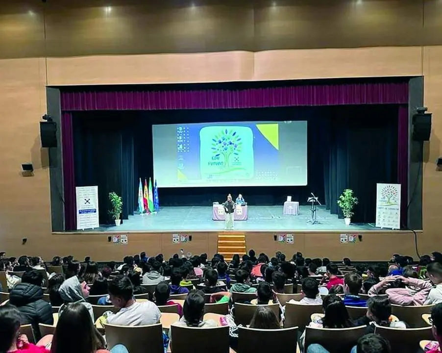 Jornada de 'Edu-Futuro' en La L&iacute;nea. - AI