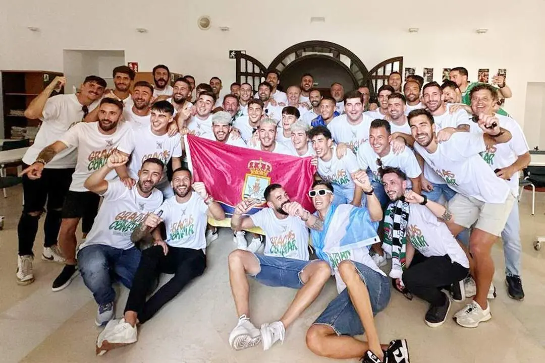 Los jugadores del Atl&eacute;tico Sanluque&ntilde;o en la Biblioteca Municipal       - ASCF