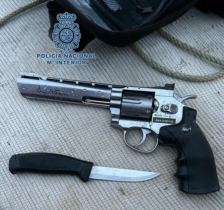 Detenidos dos hombres tras apu&ntilde;alar a otro en Marbella. - Polic&iacute;a Nacional M&aacute;laga