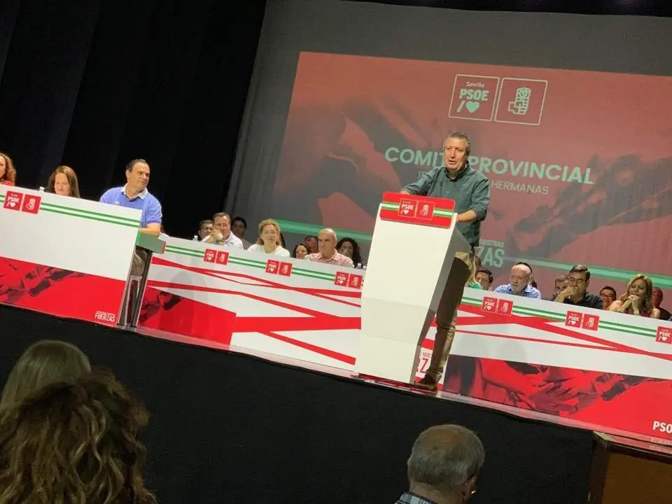 Javier Fern&aacute;ndez en el comit&eacute; provincial del PSOE. - PSOE de Sevilla