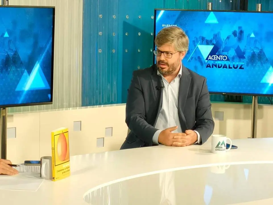 Fran Herv&iacute;as en Acento Andaluz. - 7TV