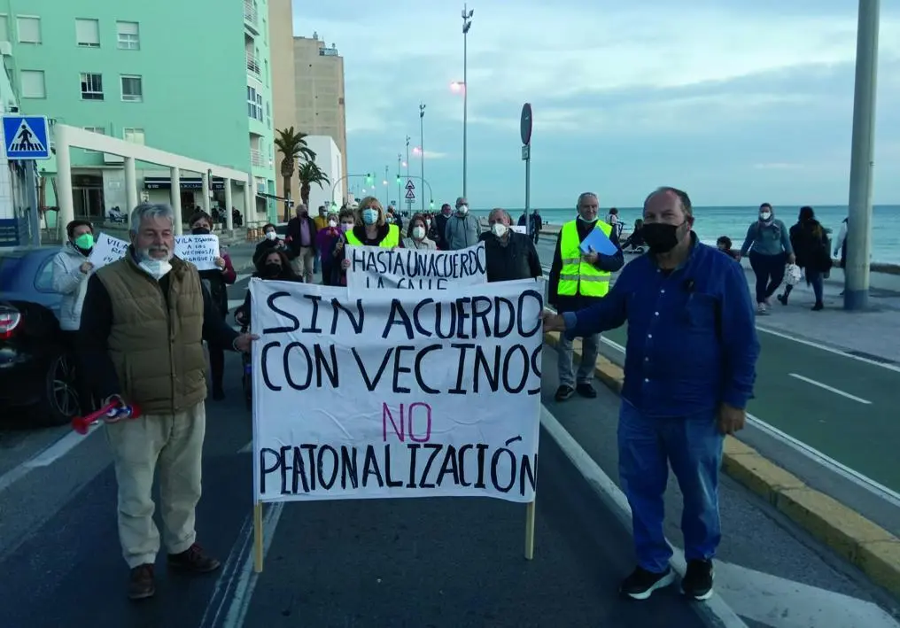 Vecinos del entorno de Marianistas Cubillo, contra la peatonalizaci&oacute;n. - VIVA