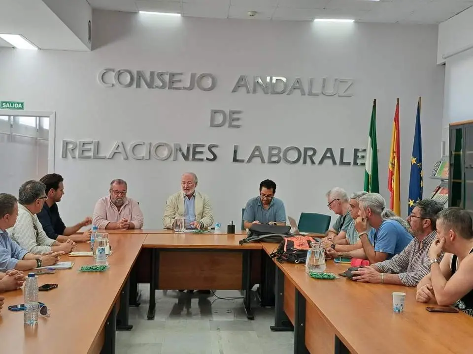La sede del CARL acoge la firmado del convenio del sector.  - JUNTA DE ANDALUC&Iacute;A
