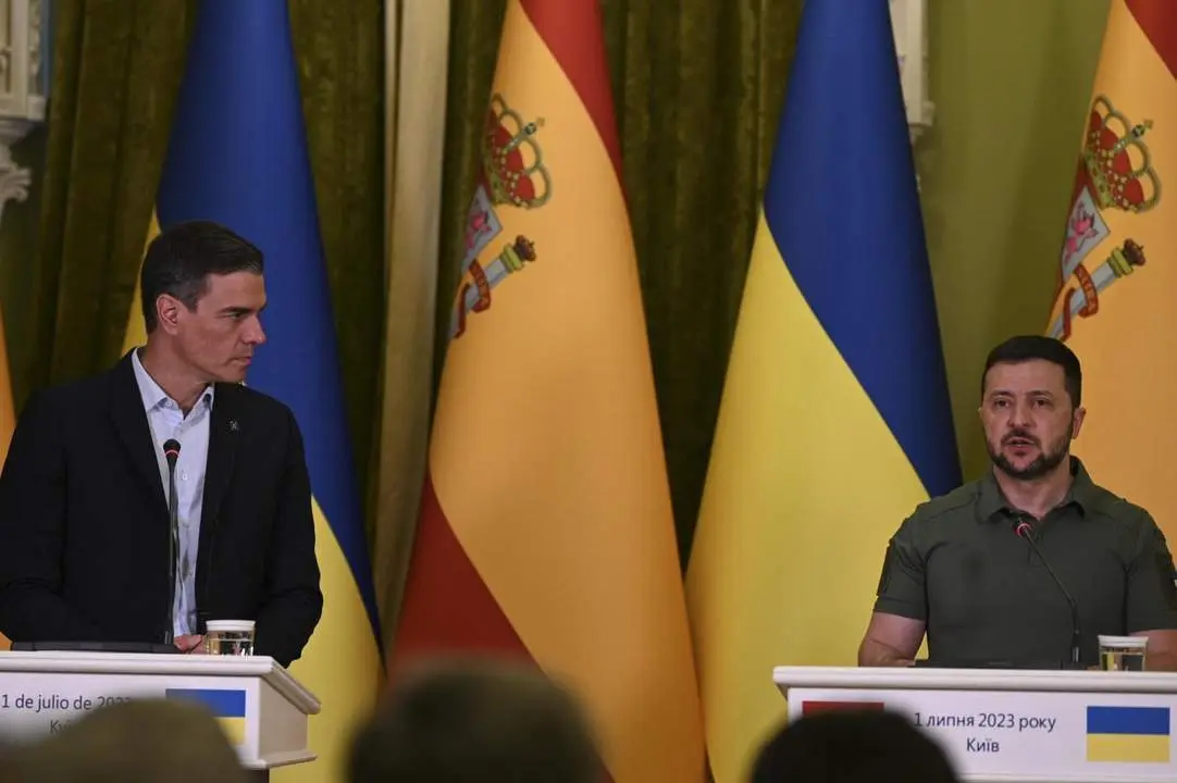 S&aacute;nzhez y Zelenski. - EFE