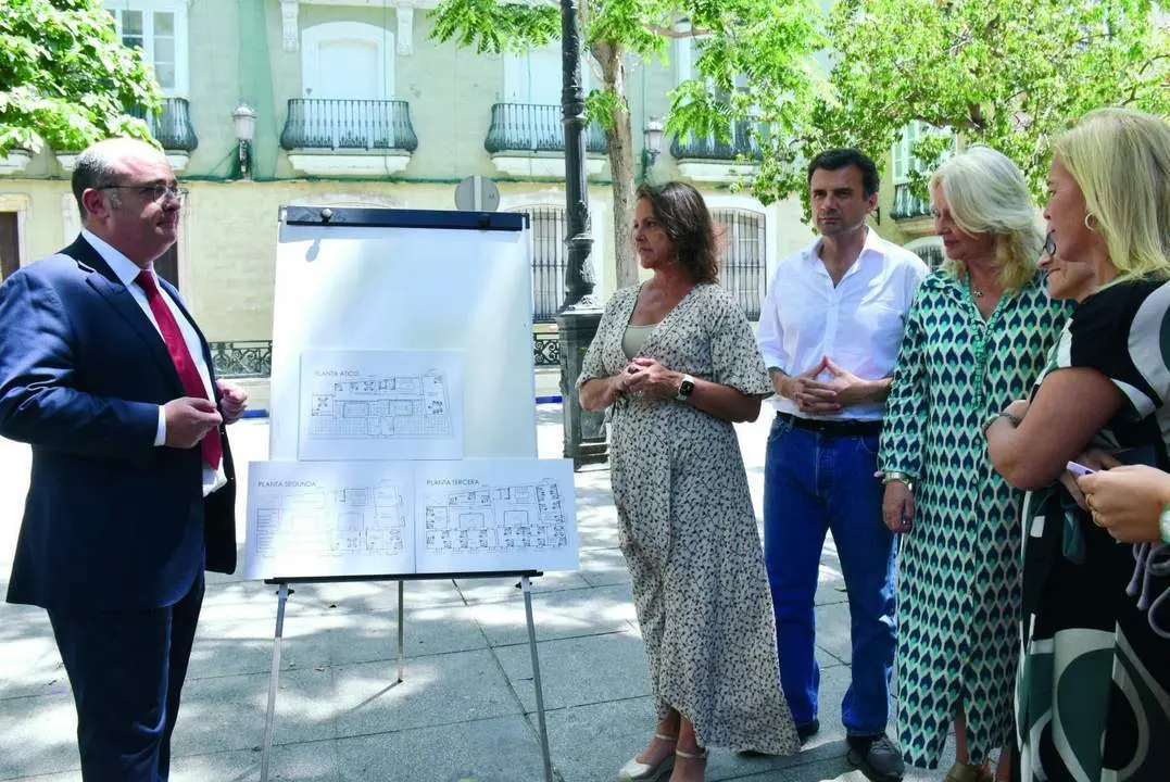 Presentaci&oacute;n del nuevo centro de salud en la plaza Mina.  - Viva