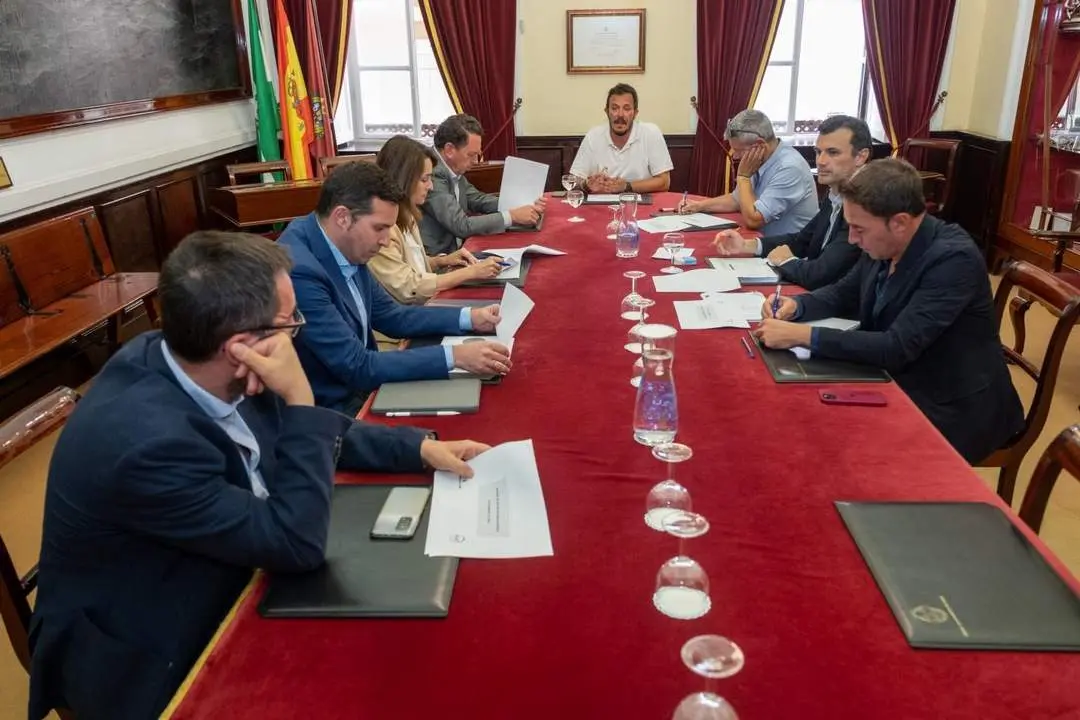Reuni&oacute;n de Kichi y Bruno Garc&iacute;a de cara al relevo en la Alcald&iacute;a. - VIVA