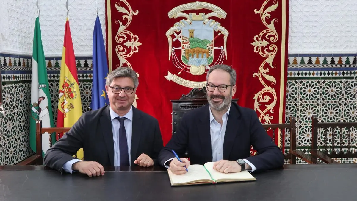 Sergio Velasco junto al delegado del Gobierno de la Junta. - 
