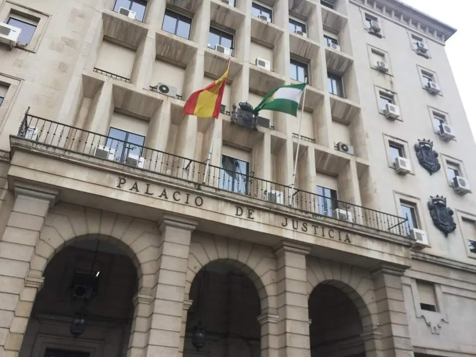 Fachada de la Audiencia Provincial de Sevilla. - EP