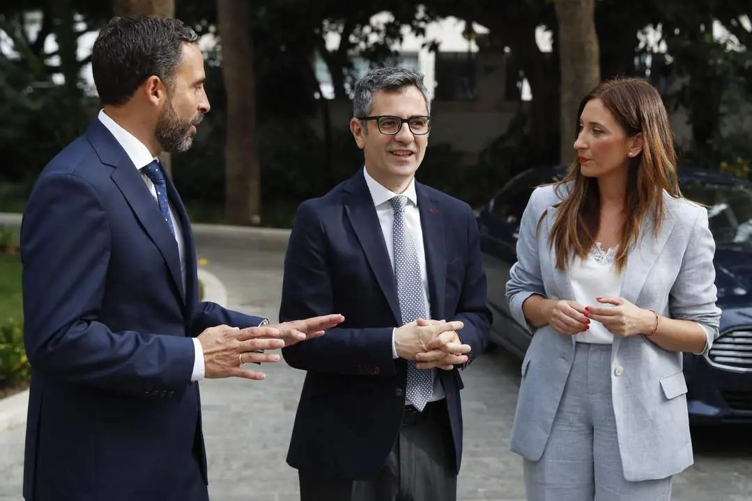 F&eacute;lix Bola&ntilde;os (c) en M&aacute;laga este mi&eacute;rcoles. - Jorge Zapata/EFE
