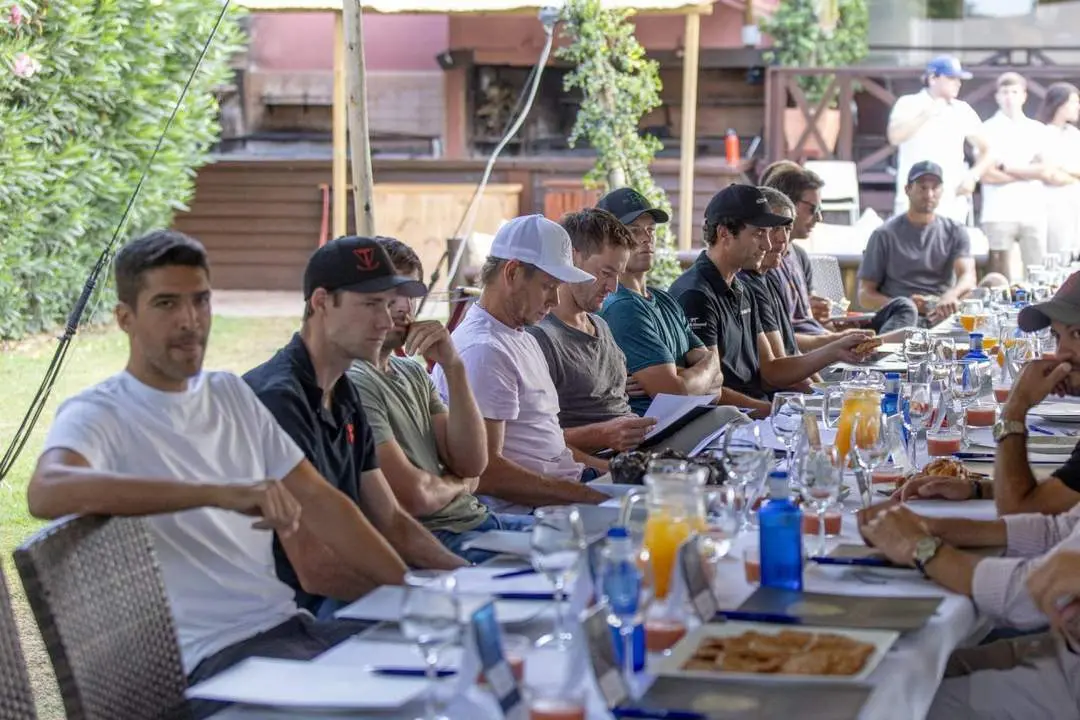 Reuni&oacute;n de equipos antes del comienzo del torneo. - A. I.