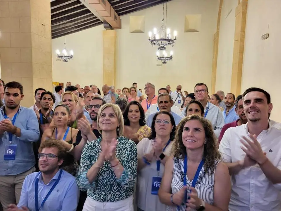 Mar&iacute;a Jos&eacute; Garc&iacute;a-Pelayo y su equipo, siguiendo el discurso de Feij&oacute;o. - Andaluc&iacute;a Informaci&oacute;n