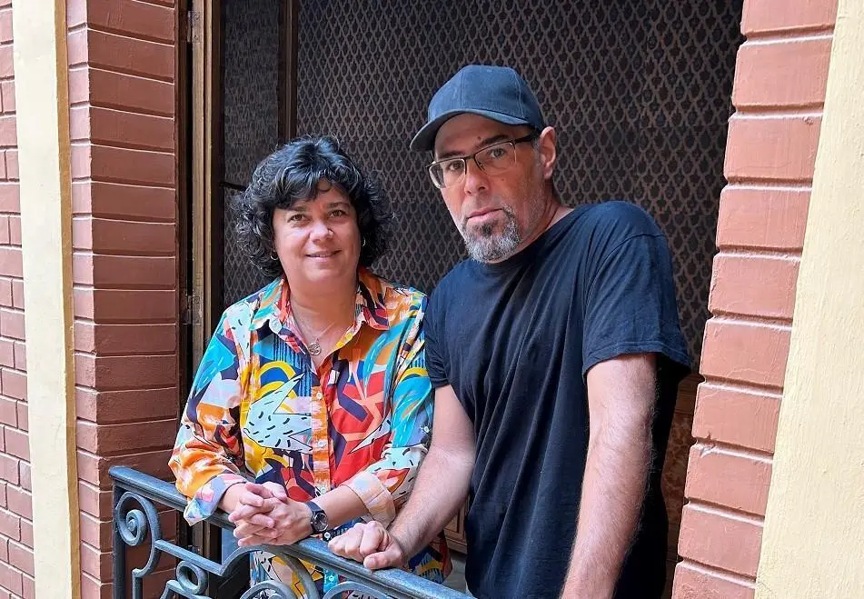 Carmen &Aacute;lvarez junto al yerno de Antonio Ramos, Jes&uacute;s Fern&aacute;ndez - Ayuntamiento de Sanl&uacute;car