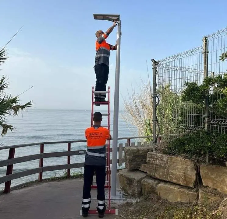 Instalaci&oacute;n de las farolas. - Ayuntamiento