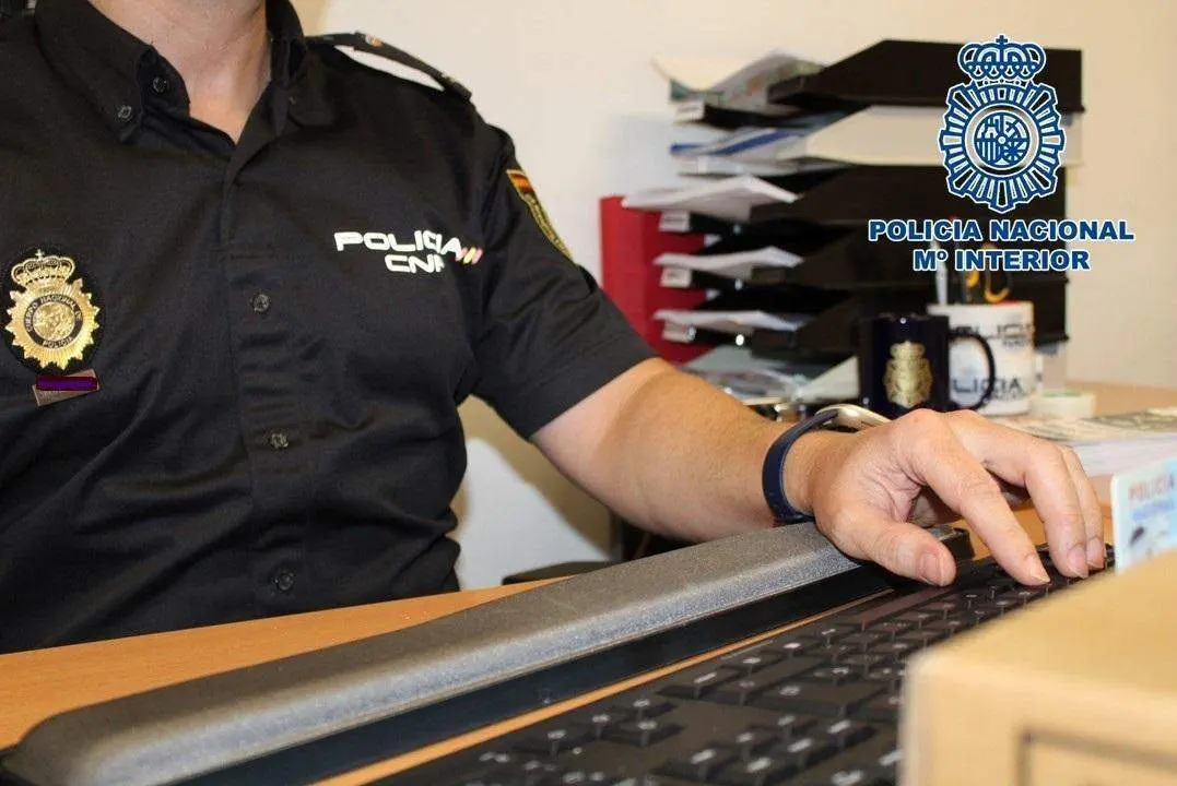Agente de la Polic&iacute;a Nacional. - 