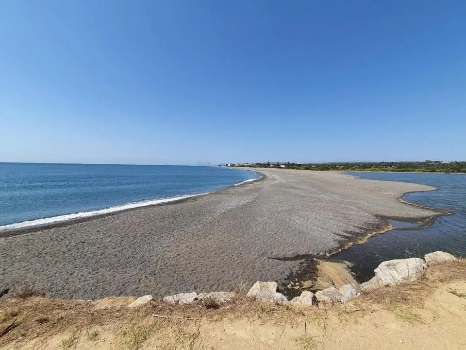 Desembocadura del r&iacute;o Guadiaro. - E. P.