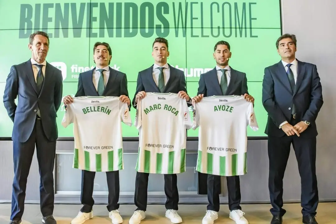Ram&oacute;n Planes, H&eacute;ctor Beller&iacute;n, Marc Roca, Ayoze P&eacute;rez y &Aacute;ngel Haro pos - efe