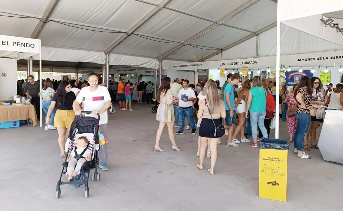 Ambiente en Alcal&aacute; Muestra, en la ma&ntilde;ana de este domingo.  - 
