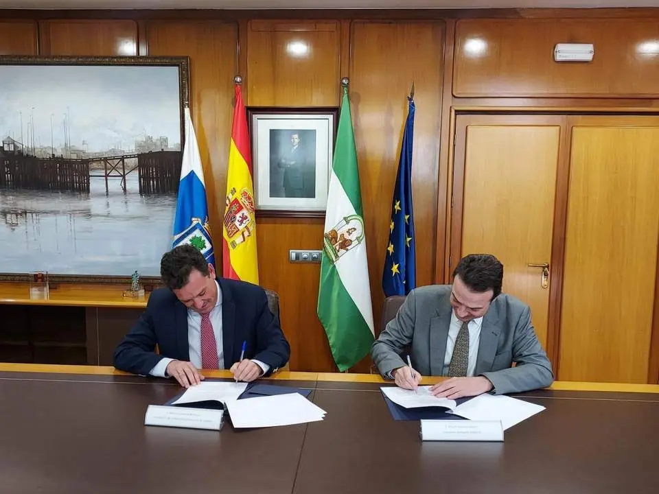 Firma del protocolo. - VH