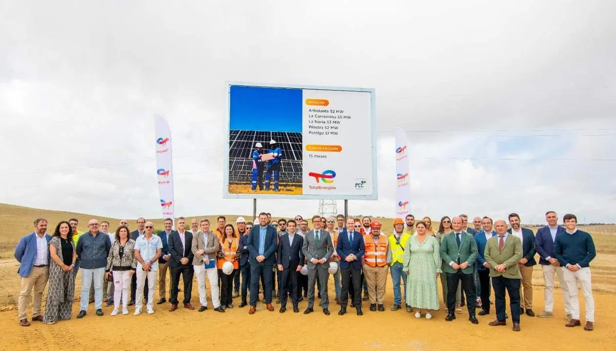 El acto de inicio de obras de una de las plantas. - Junta