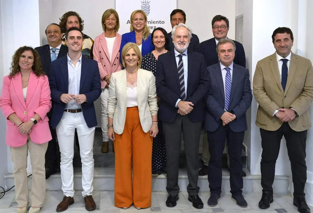 El Gobierno municipal en la Sala Pescader&iacute;a Vieja tras el balance - jerez.es