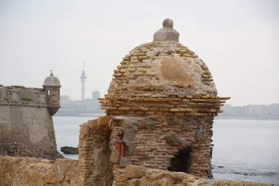 Estado de una de las garitas del Castillo de San Sebasti&aacute;n.  - VIVA