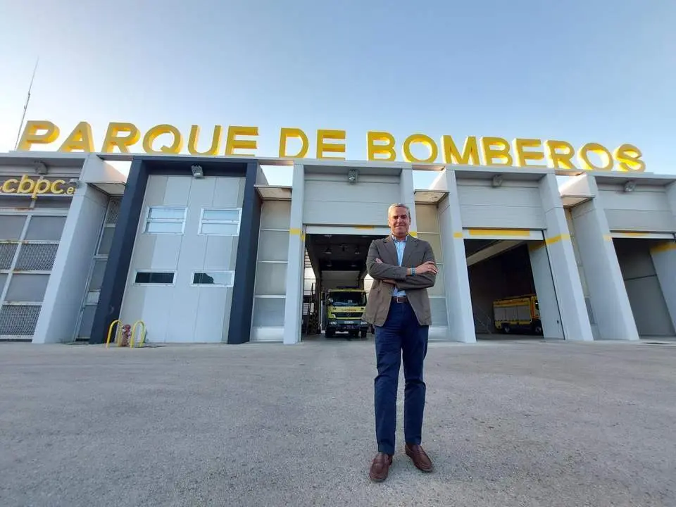 Pepe Ortiz en el Parque de Bomberos de El Colorado de Conil. - 