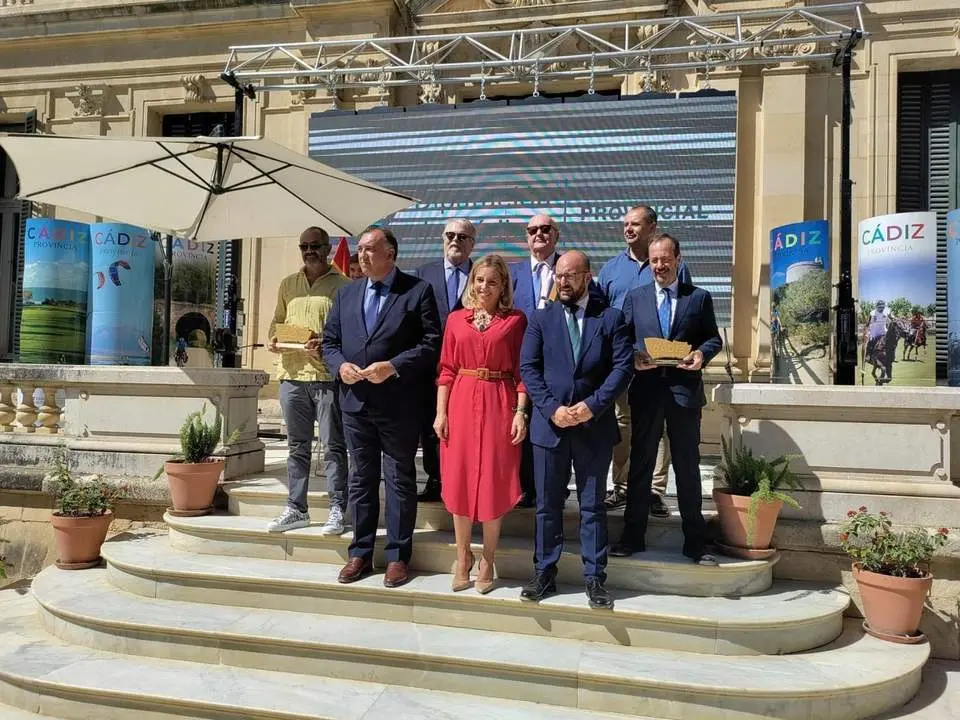 Acto de Diputaci&oacute;n por el D&iacute;a Mundial del Turismo. - VIVA